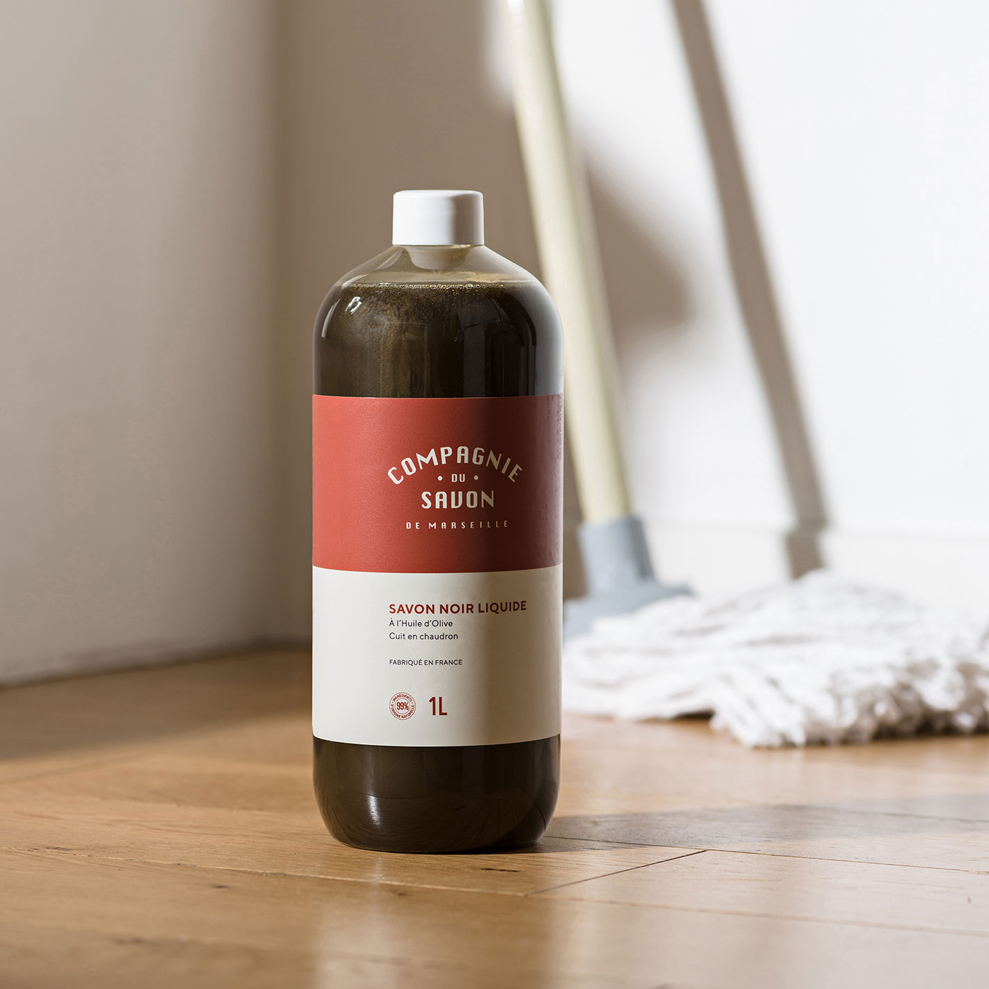 SAVON-NOIR-1L-AMBIANCE