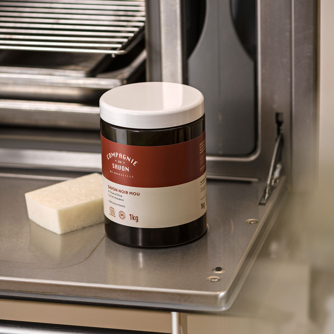 SAVON-NOIR-MOU-1KG-AMBIANCE