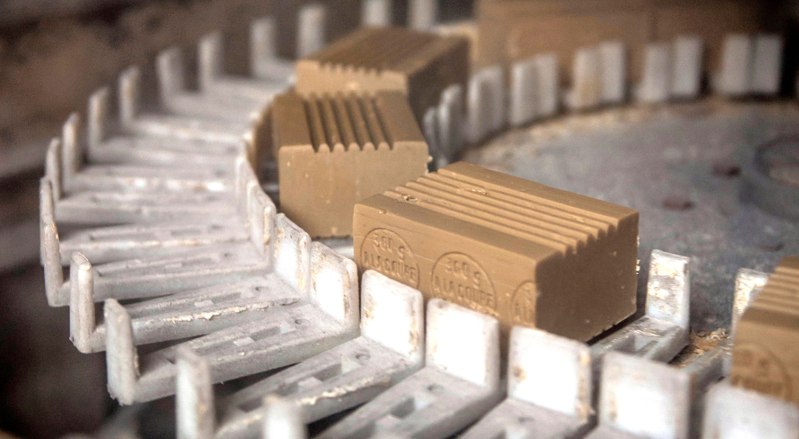 TEMPLATE---2560x1407-USINE